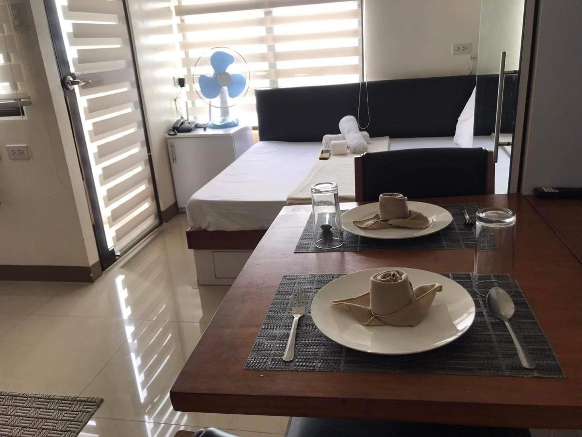 Mabolo Garden Flat A6 With Free Rooftop Pool Cebu Exterior foto